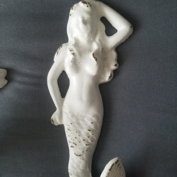 Cast Iron Distressed Mermaid Towel Holders - Picture 2 of 5